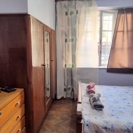 Era Echoes - Preserved Historical 아파트 티라나