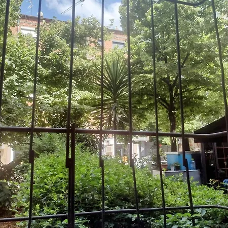 Era Echoes - Preserved Historical Apartment