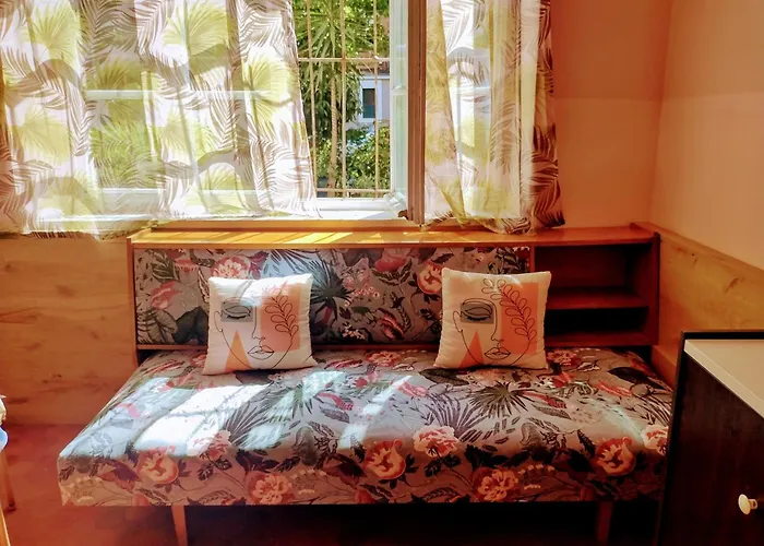 Apartman Era Echoes - Preserved Historical *