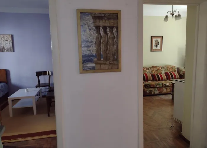 Era Echoes - Preserved Historical Apartman