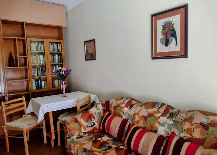 Era Echoes - Preserved Historical Apartman