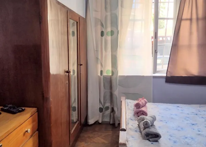 Era Echoes - Preserved Historical Apartman Tirana